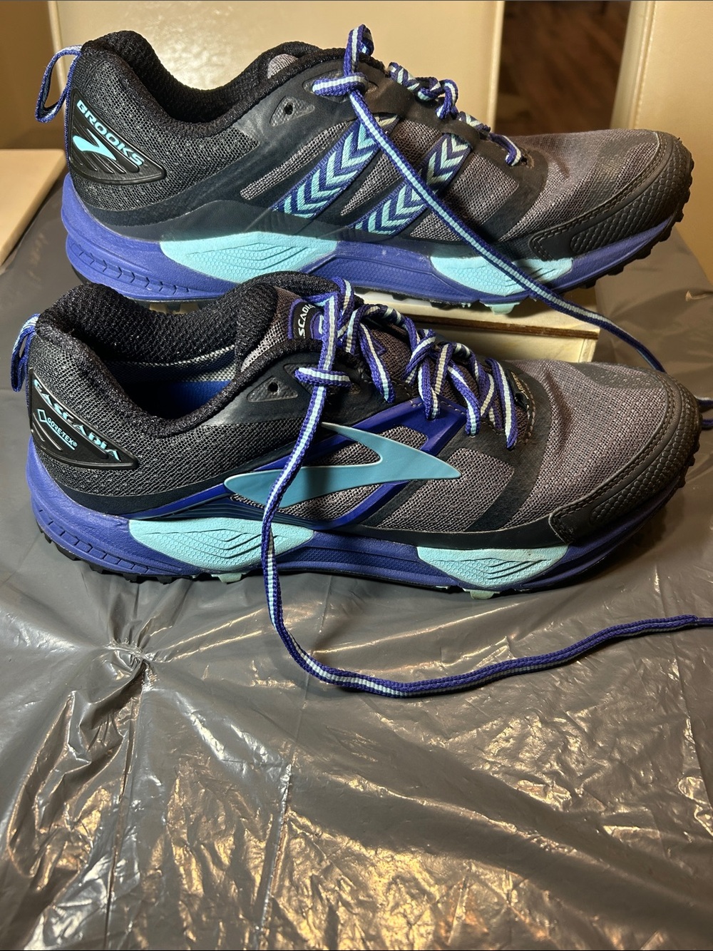 Brooks Women's Cascadia 12 Trail Athletic running Shoes Med(B) Size: 9.5 - Picture 1 of 7